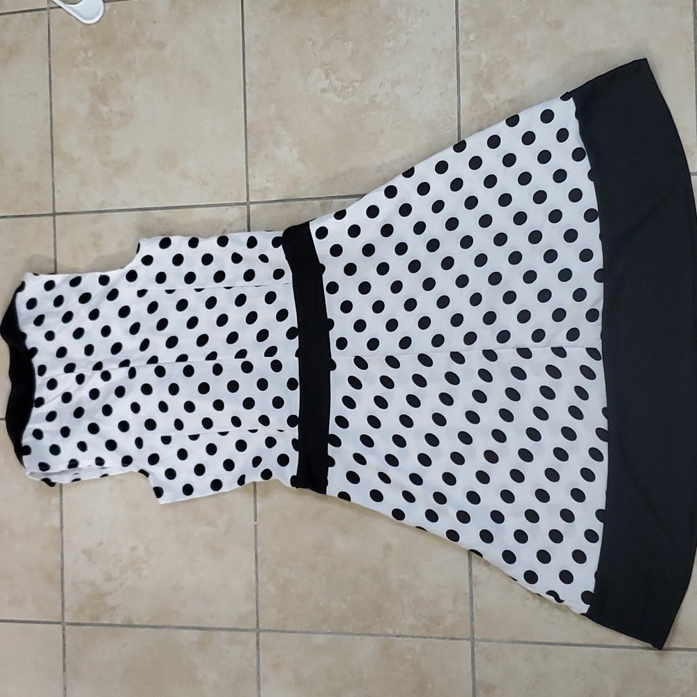 Black & White Sleeveless Polka-dot Summer Dress size M Collared Neck w/ Buttons - Picture 6 of 15